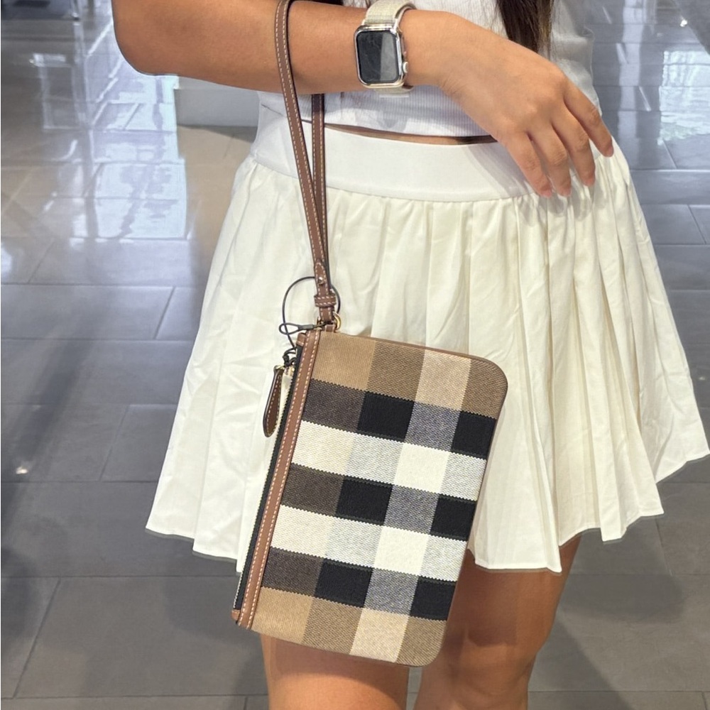 Burberry Checkered Clutch in Tan and Black - Picture 2 of 7
